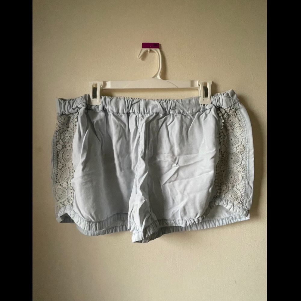 LIGHT BLUE LACE SHORTS